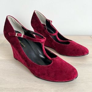 Newport News Vintage Red Velvet Mary Jane Wedges Heels Womens 11 B